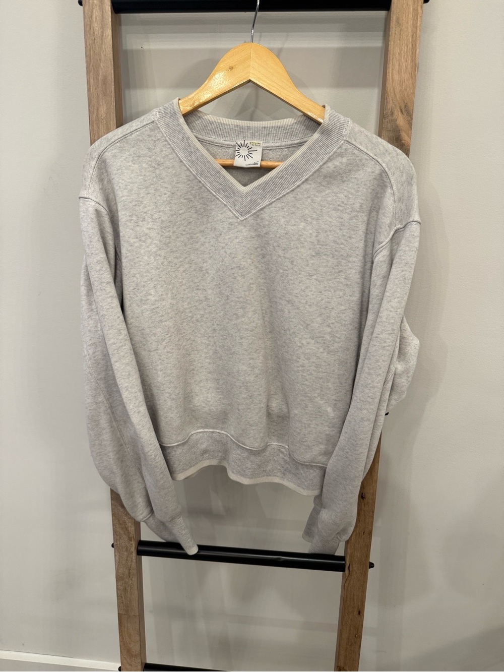 aerie Light Gray V-Neck Sweater S